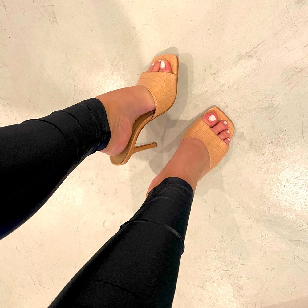 Steve Madden Pastel Pink Patent Leather Mule Heels